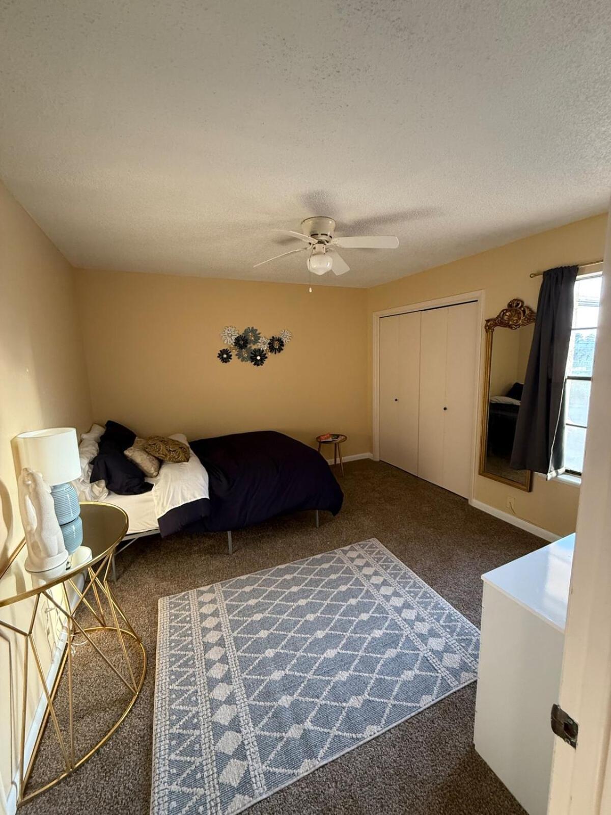3 Bedroom 2 And A Half Bathroom Townhome * El Paso